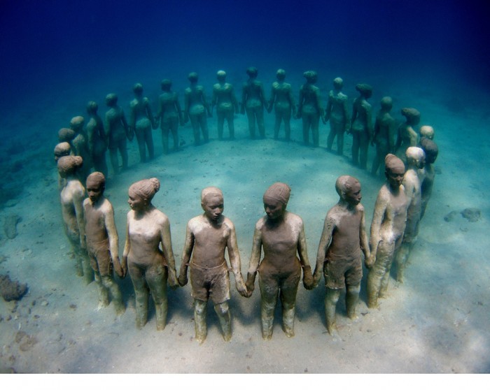underwater-statues-700x558.jpg